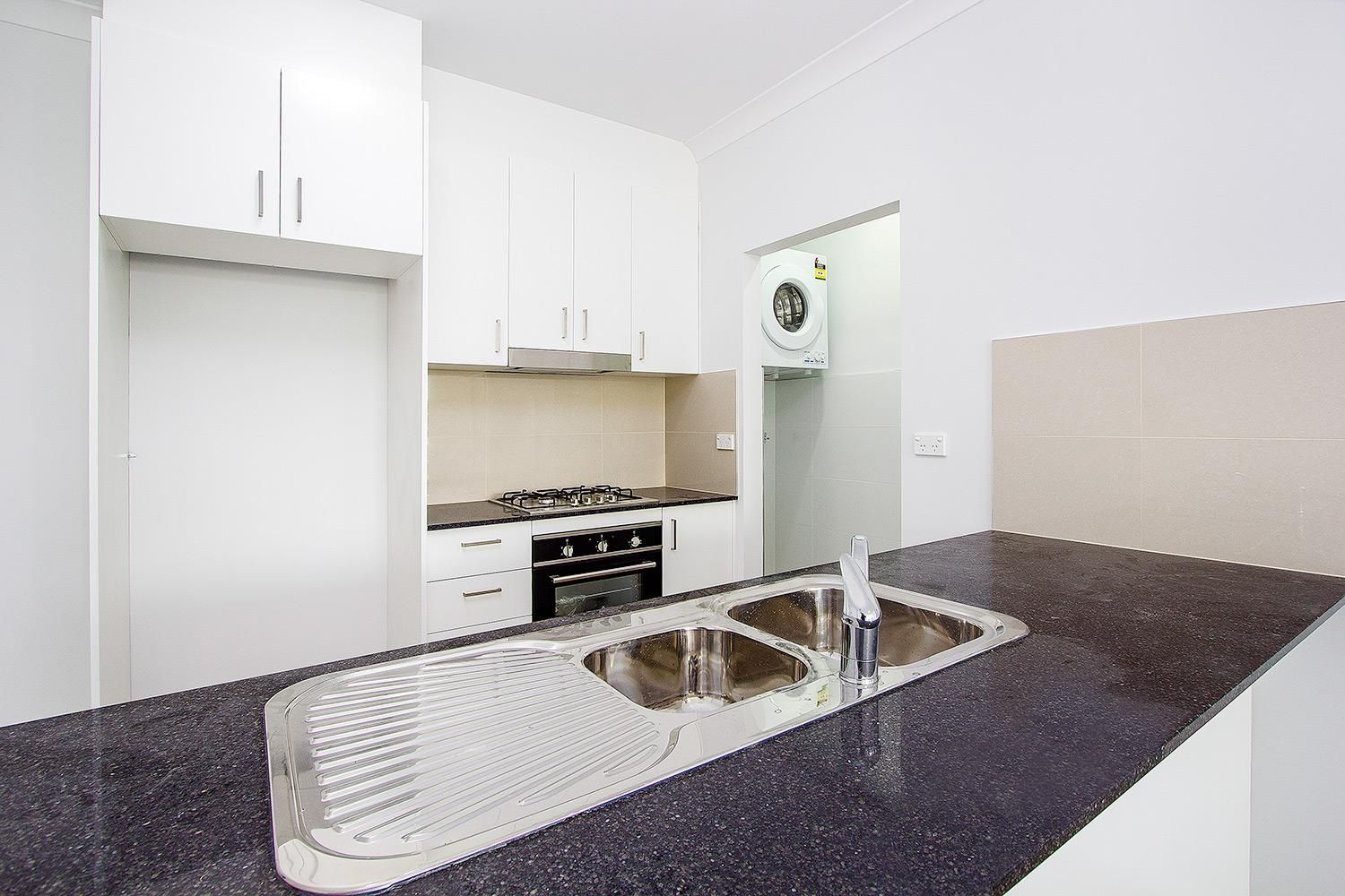 8/38-40 Macklin Street, Pendle Hill NSW 2145, Image 1