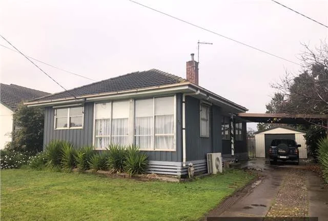 Primary image of 28 Overend Cres, Sale VIC 3850