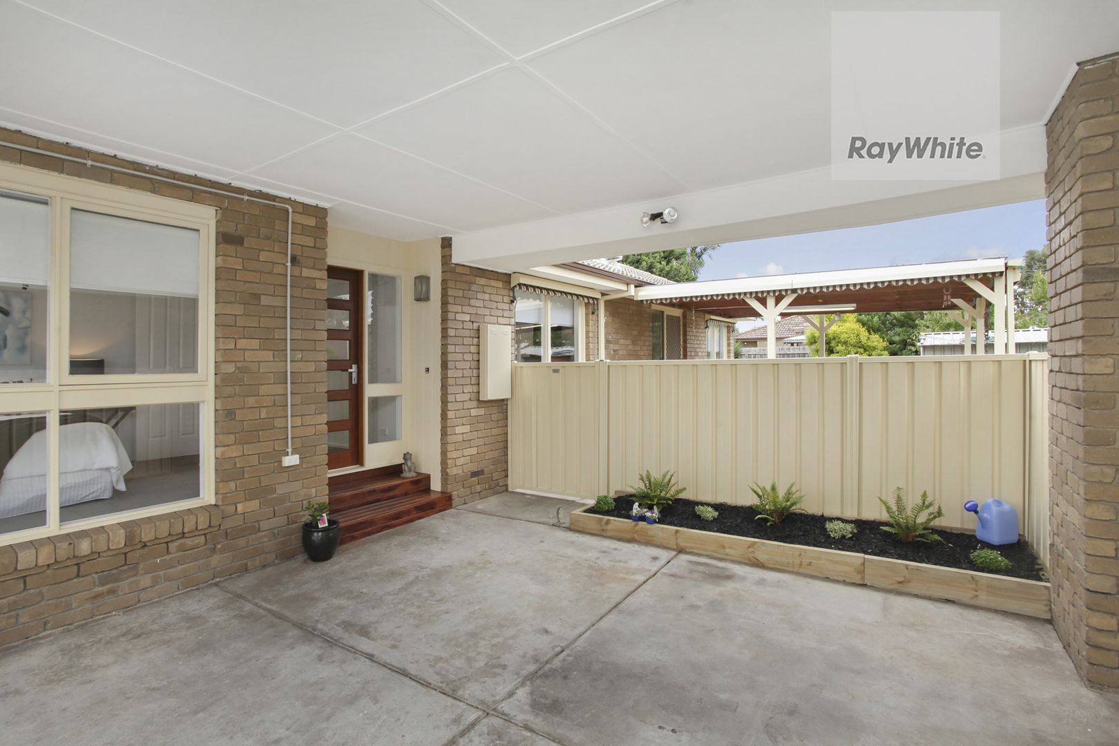 6 Chesney Court, Gladstone Park VIC 3043, Image 2