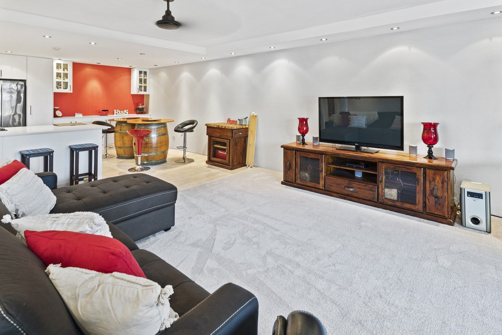 2 bedrooms Apartment / Unit / Flat in 1J/33 Thornton Street SURFERS PARADISE QLD, 4217