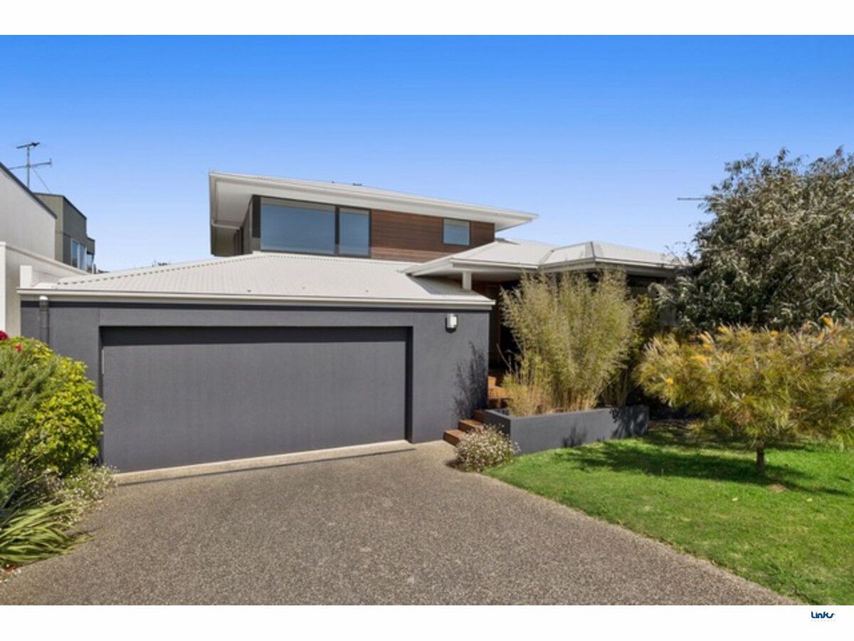 18 Ocean View Crs, Torquay VIC 3228, Image 2