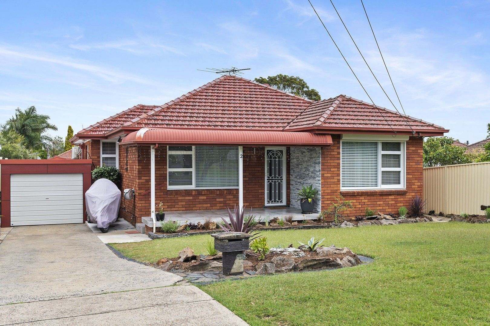 3 bedrooms House in 2 Wyalong Street PANANIA NSW, 2213