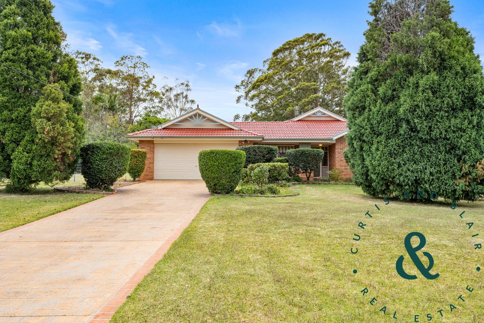 4 bedrooms House in 4 Scenic Close MEDOWIE NSW, 2318