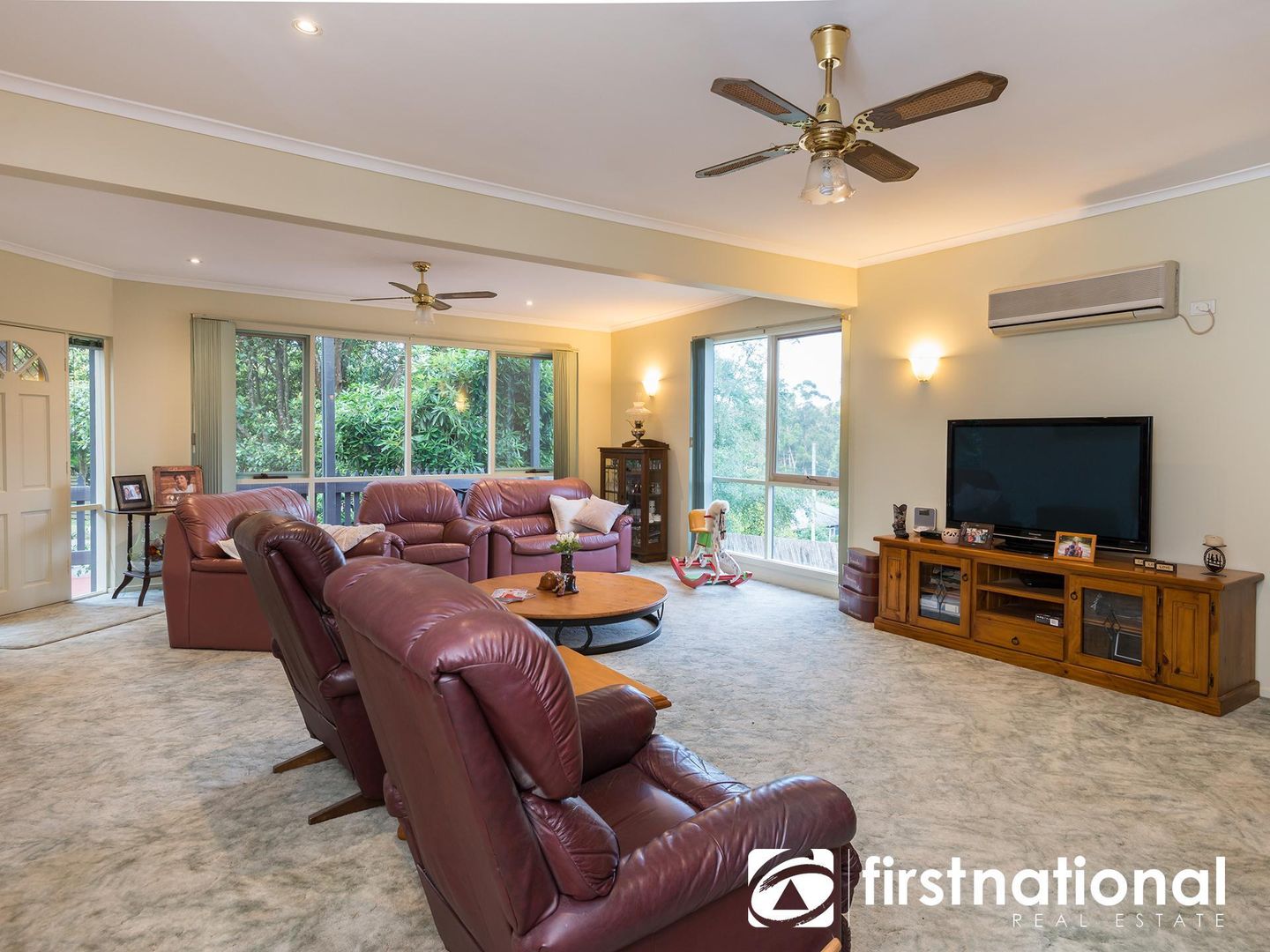 9 Stringybark Road, Cockatoo VIC 3781, Image 2