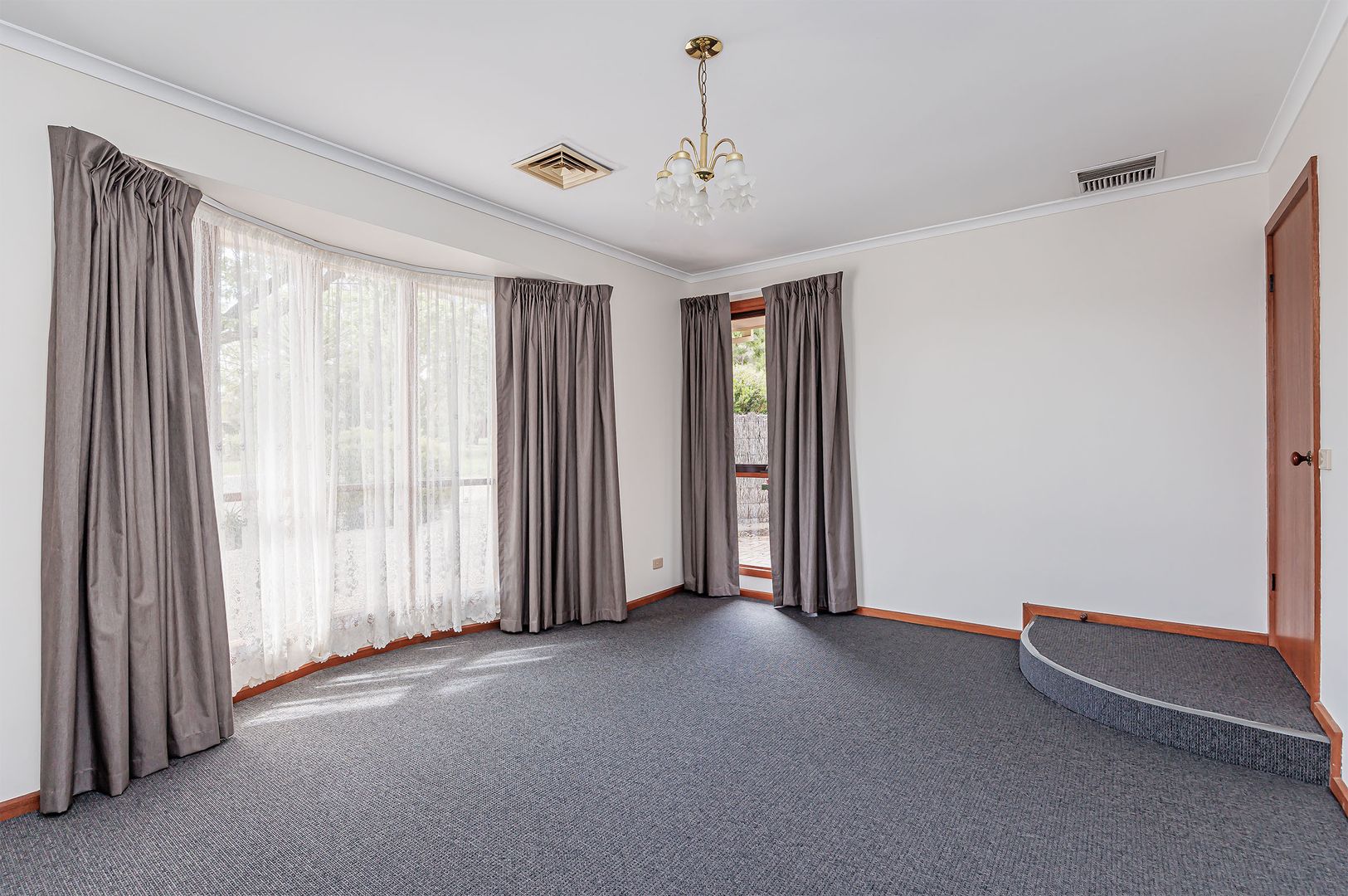 17 Frontignac Court, Wynn Vale SA 5127 House For Rent Domain