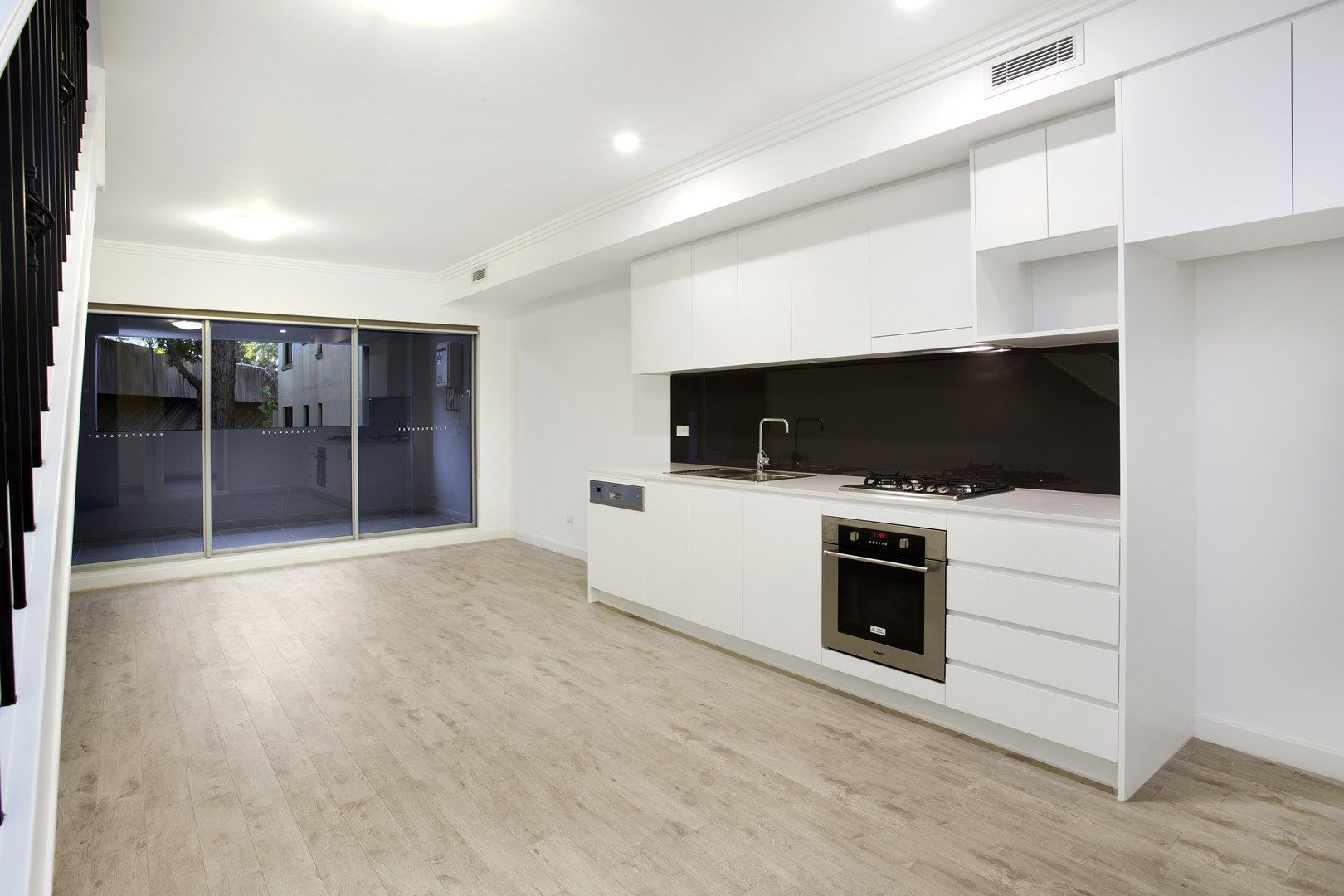 3 bedrooms Apartment / Unit / Flat in 12/177 Cathedral Street WOOLLOOMOOLOO NSW, 2011