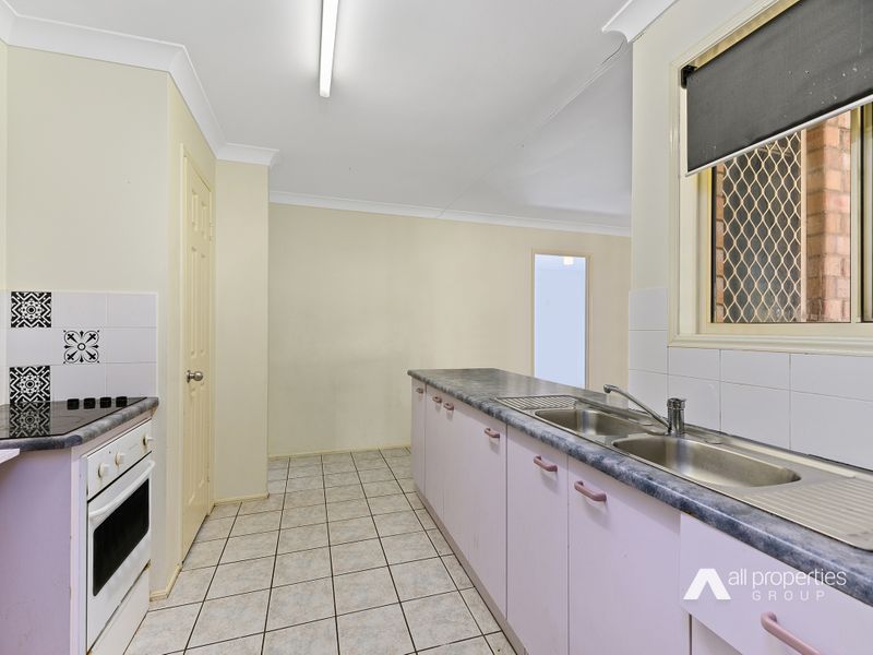 16 Foxdale Court, Waterford West QLD 4133, Image 2