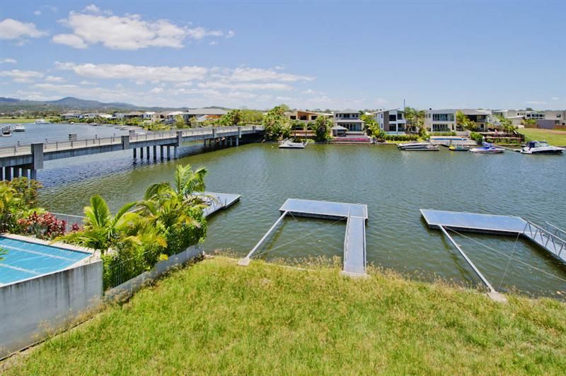 4 Onshore Place, HELENSVALE QLD 4212, Image 2