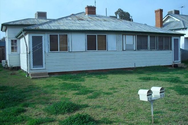 Picture of 24 Cedar Street, LEETON NSW 2705