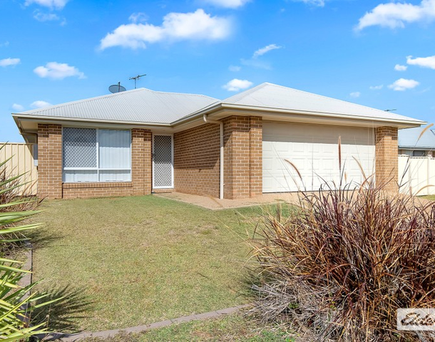 7 Scenic Drive, Emerald QLD 4720