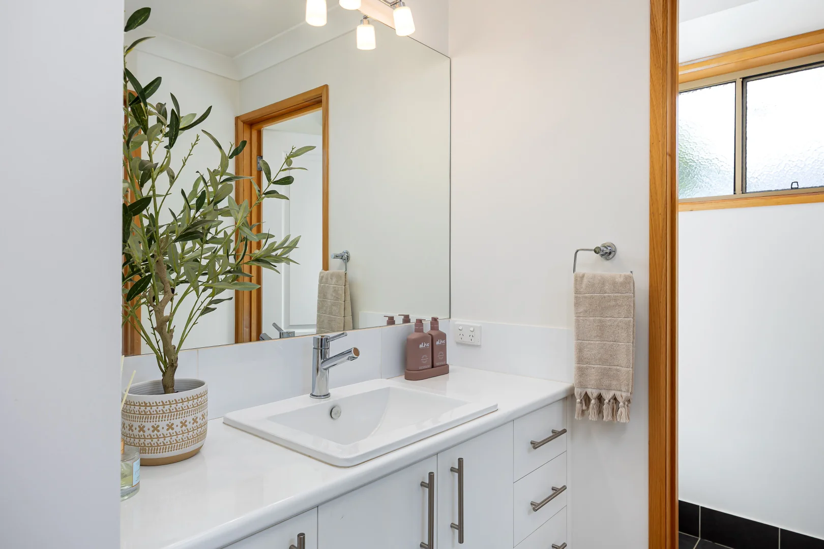 Additional image 10 of 10 Comet Place, Estella NSW 2650