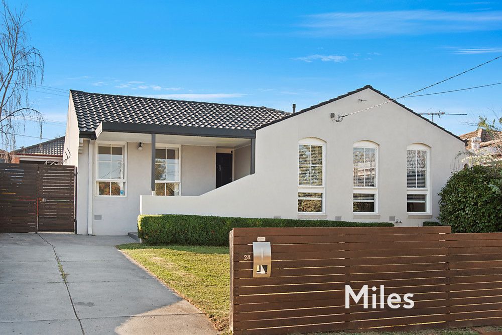 3 bedrooms House in 28 Dunvegan Crescent MACLEOD VIC, 3085