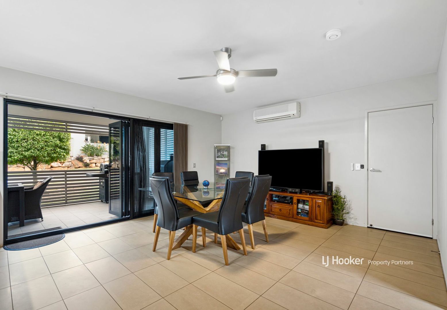 1/16 Doris Street, Eight Mile Plains QLD 4113, Image 2