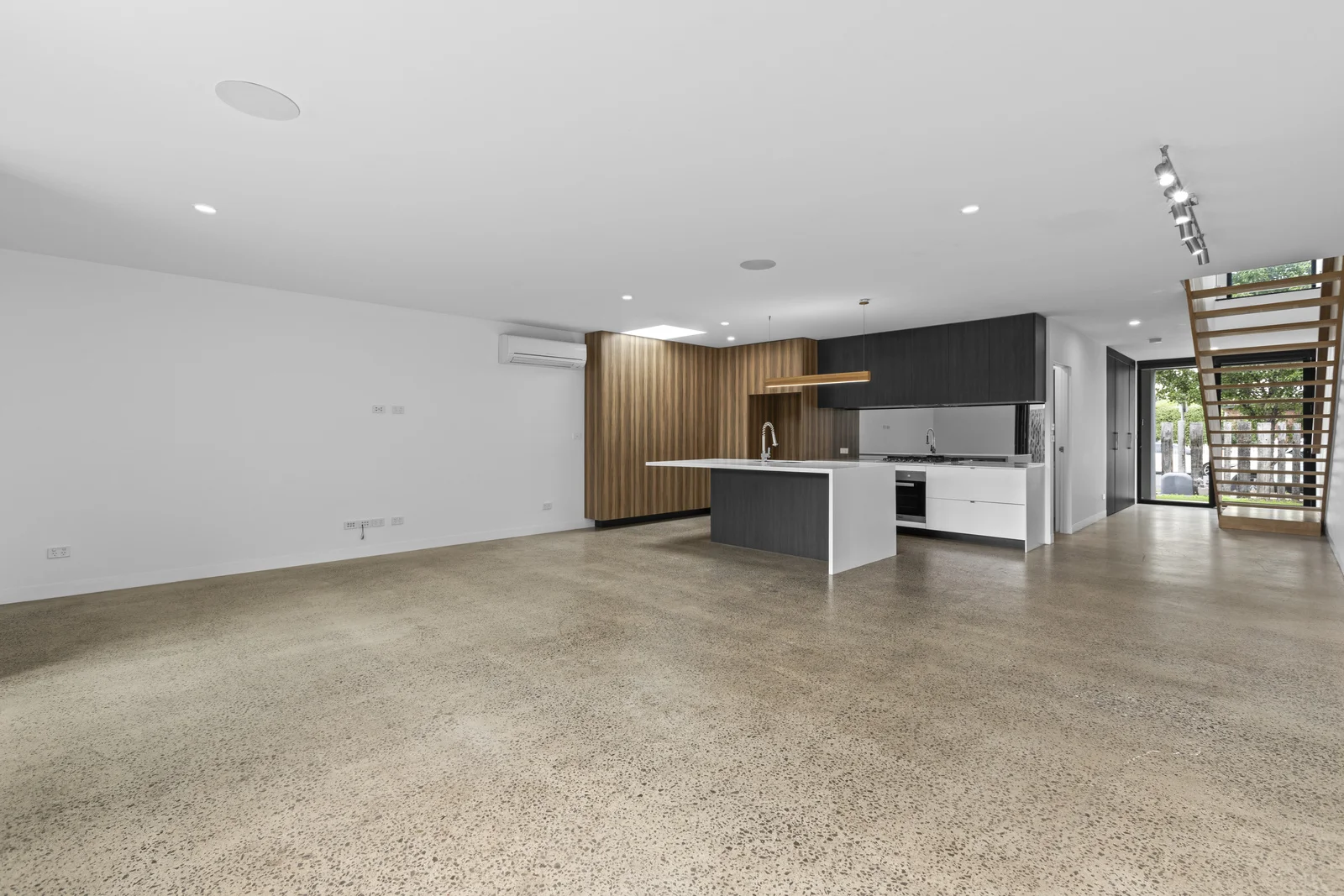 Additional image 4 of 2B Russell Street, Newtown VIC 3220