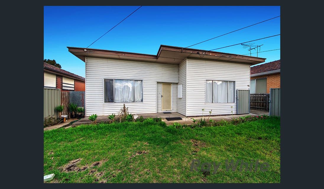 3 bedrooms Apartment / Unit / Flat in 1/45 George Street ST ALBANS VIC, 3021