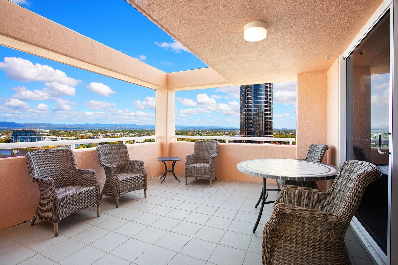 51/129 Surf Parade, Broadbeach QLD 4218, Image 2