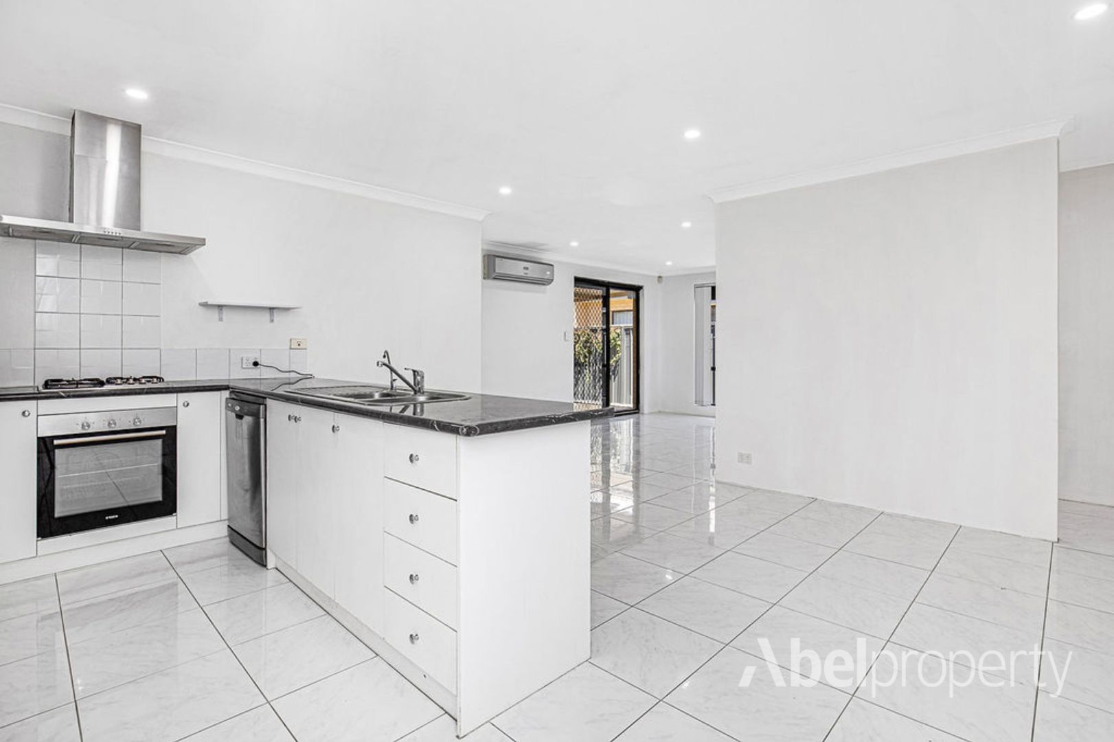 29 Corsican Way, Canning Vale WA 6155, Image 2