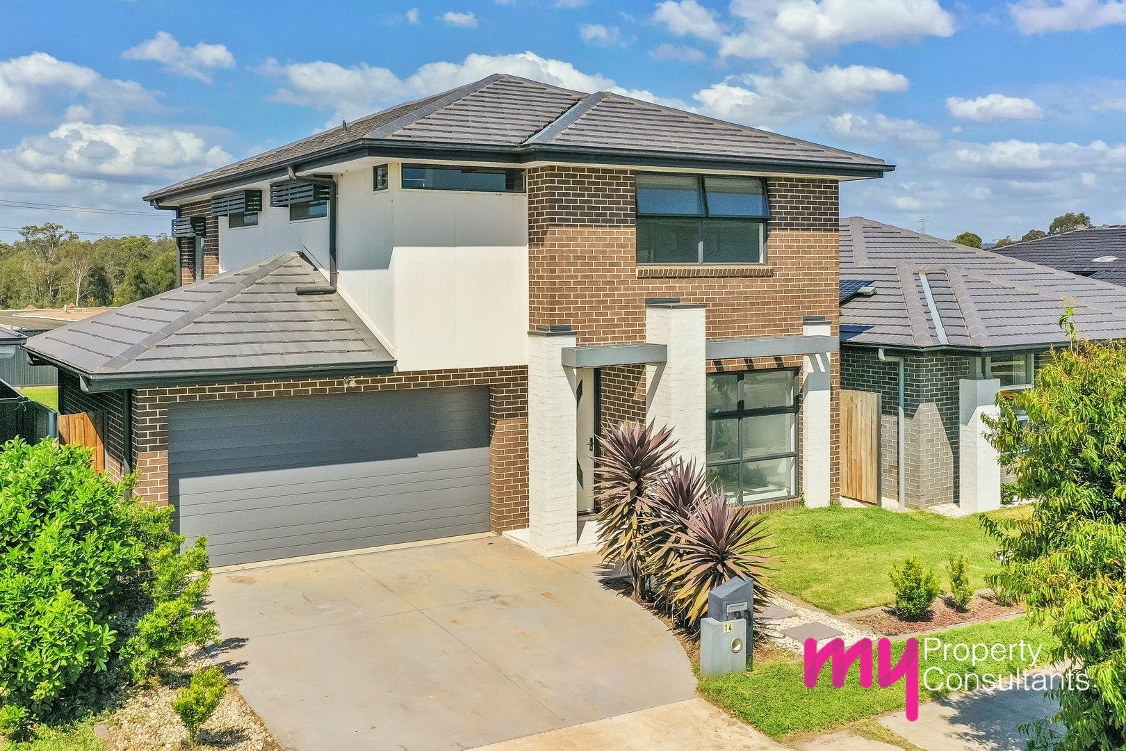 4 bedrooms House in 14 Madden Street ORAN PARK NSW, 2570