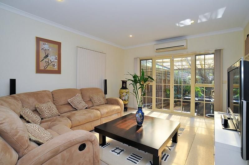 1/2C Rialton Avenue, Blackburn North VIC 3130, Image 2