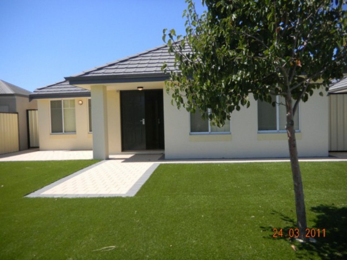 4 bedrooms House in 45 Santa Clara Crescent CLARKSON WA, 6030