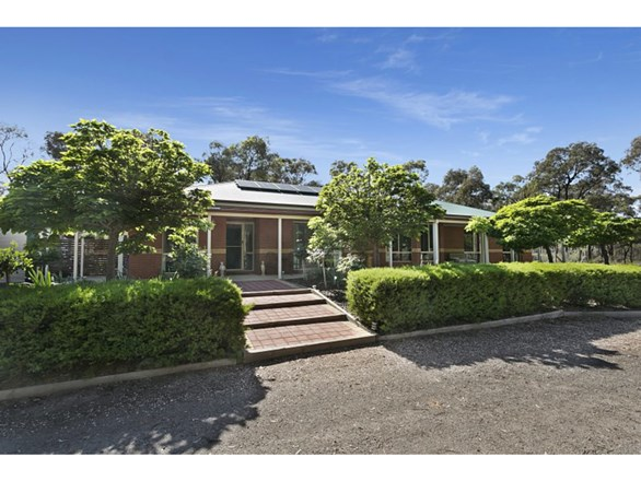 33 Watson Street, White Hills VIC 3550