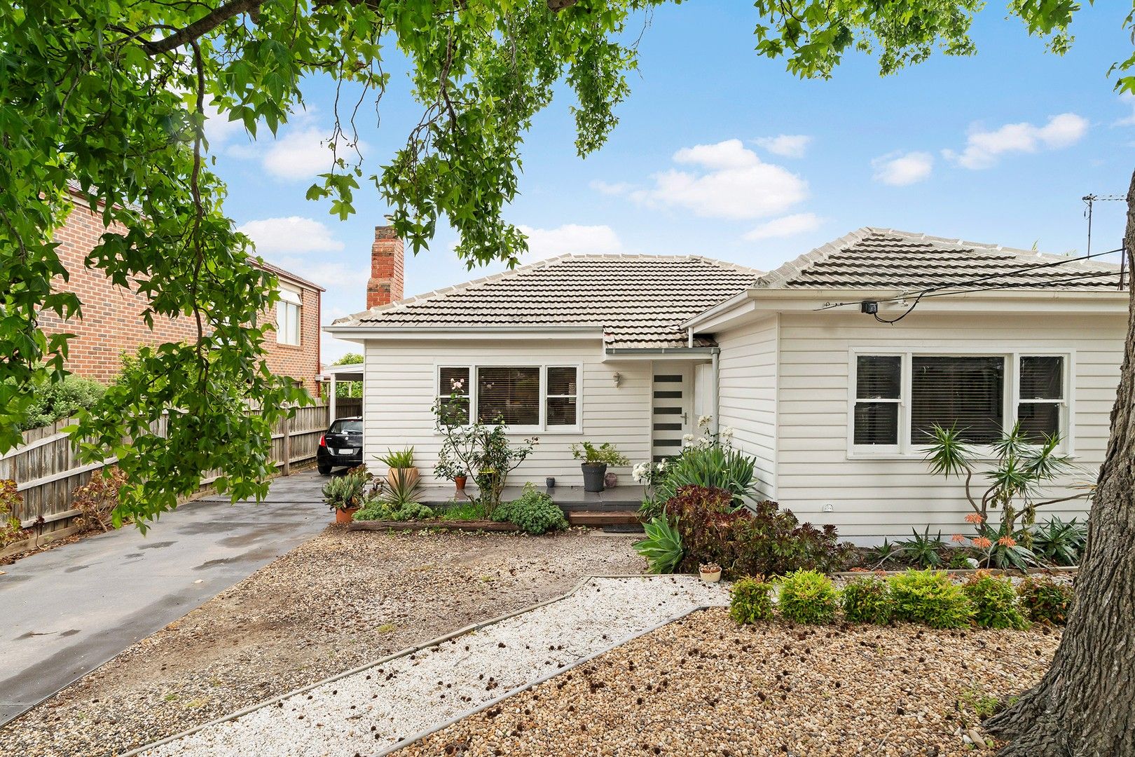4 bedrooms House in 45 Parkmore Road BENTLEIGH EAST VIC, 3165