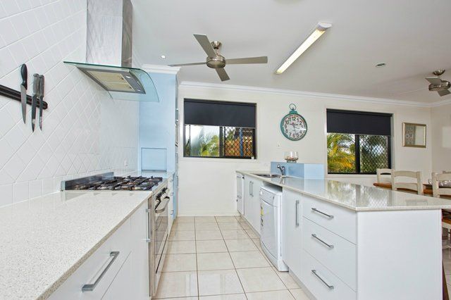 1 Beachley Place, Rosslyn QLD 4703, Image 2