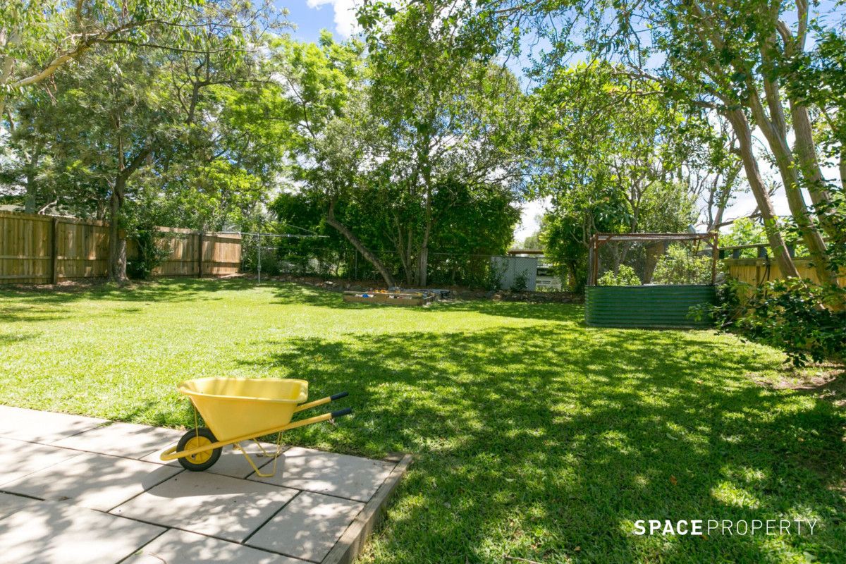 47 Runic Street, Bardon QLD 4065, Image 2