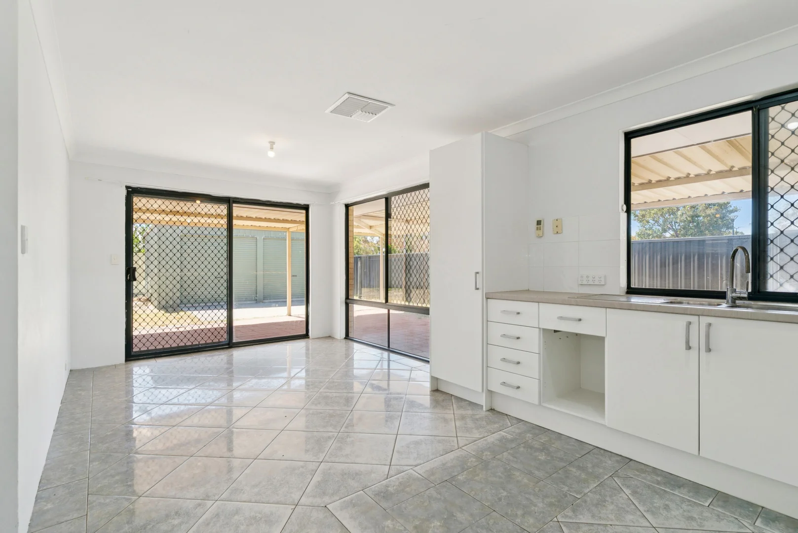 Additional image 10 of 39 Abrolhos Loop, Beckenham WA 6107