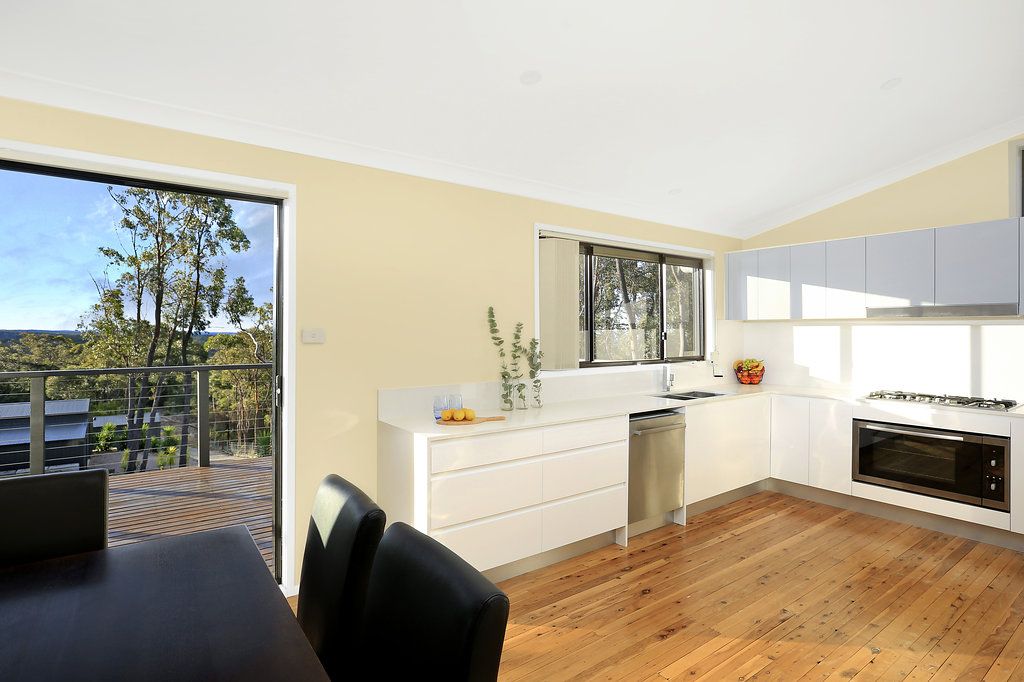 4 Grandview Parade, Hill Top NSW 2575, Image 2