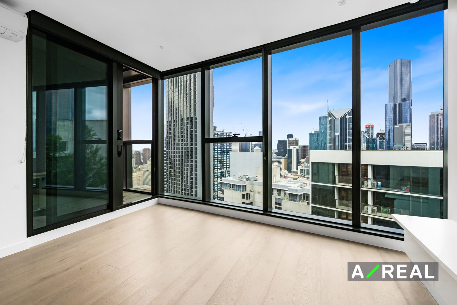 1 bedrooms Apartment / Unit / Flat in 3313/9-23 Mackenzie Street MELBOURNE VIC, 3000