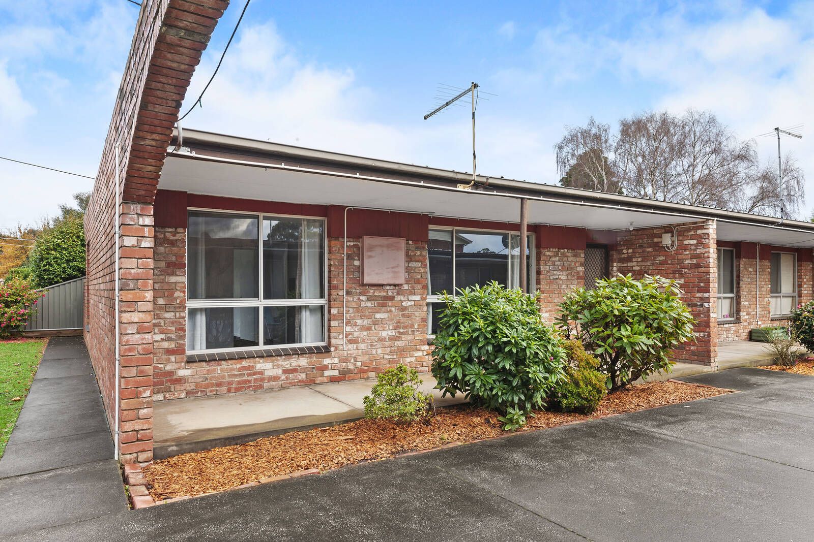 6 bedrooms Apartment / Unit / Flat in 1-3/104 Sawyer Avenue CANADIAN VIC, 3350