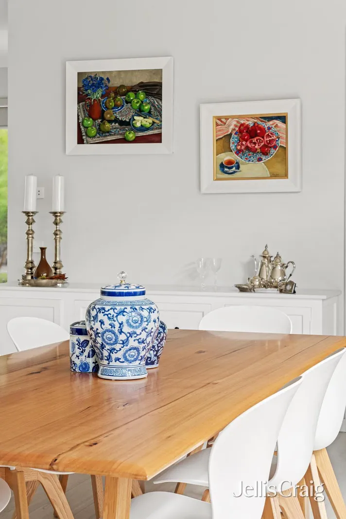 A Sophisticated Design Presenting Elegant Family Living - View 5