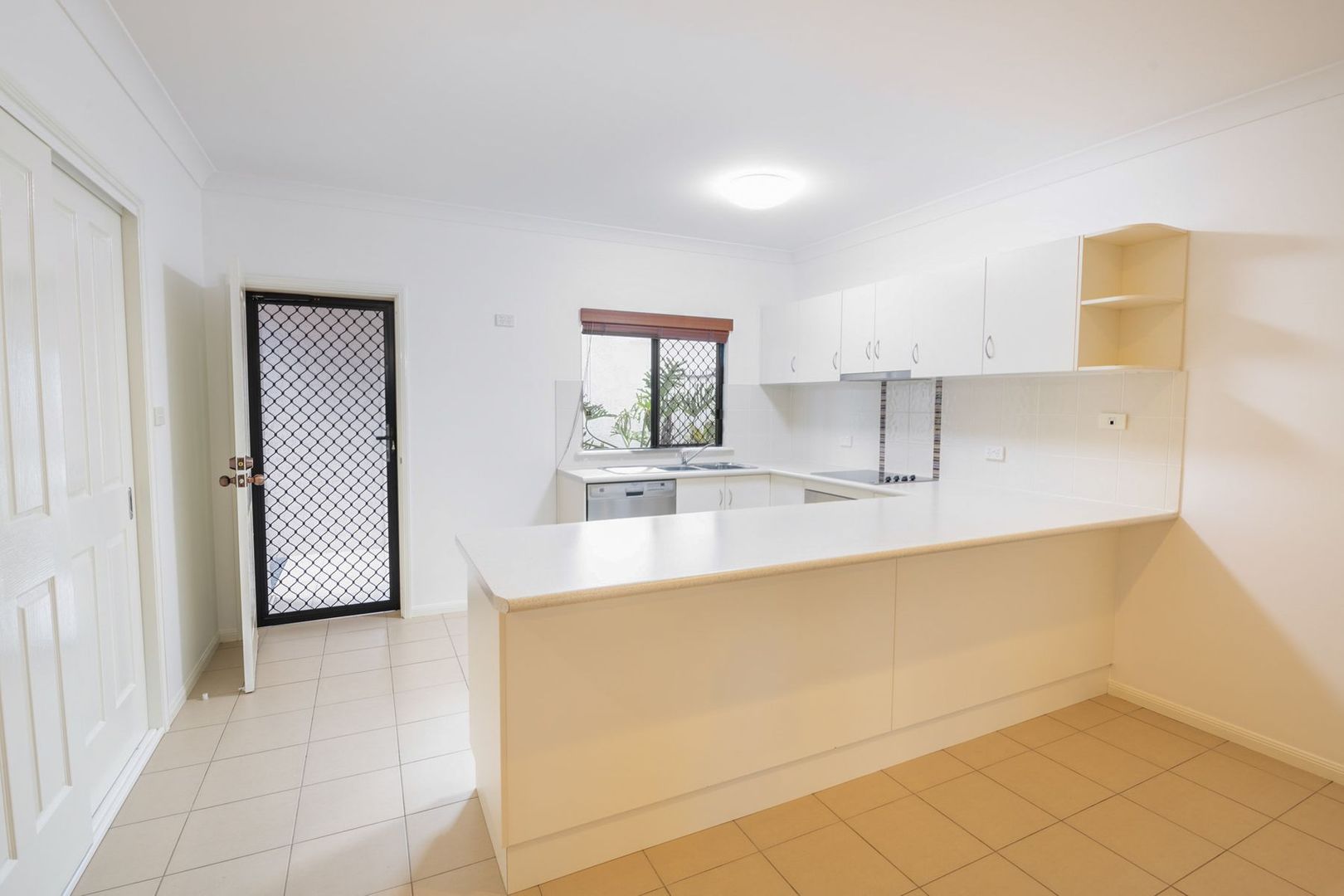 25/43-47 Skull road, White Rock QLD 4868, Image 2