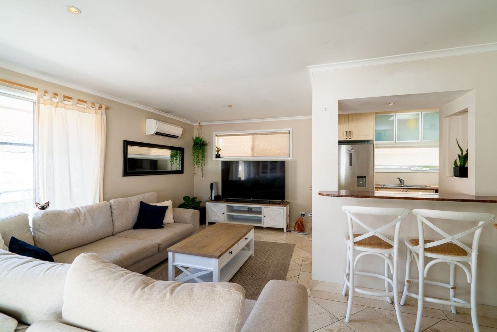 3 bedrooms Apartment / Unit / Flat in 2/7 Paradise Parade PARADISE POINT QLD, 4216
