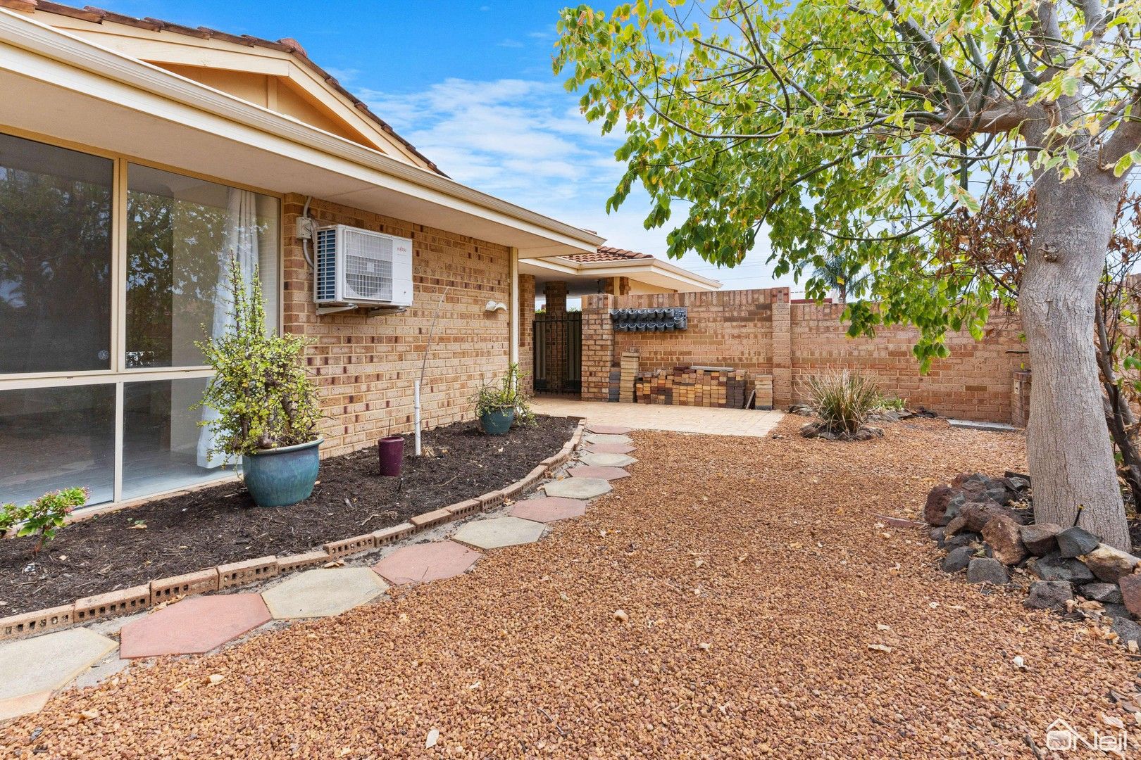 3 bedrooms House in 1/4 Mackay Crescent GOSNELLS WA, 6110
