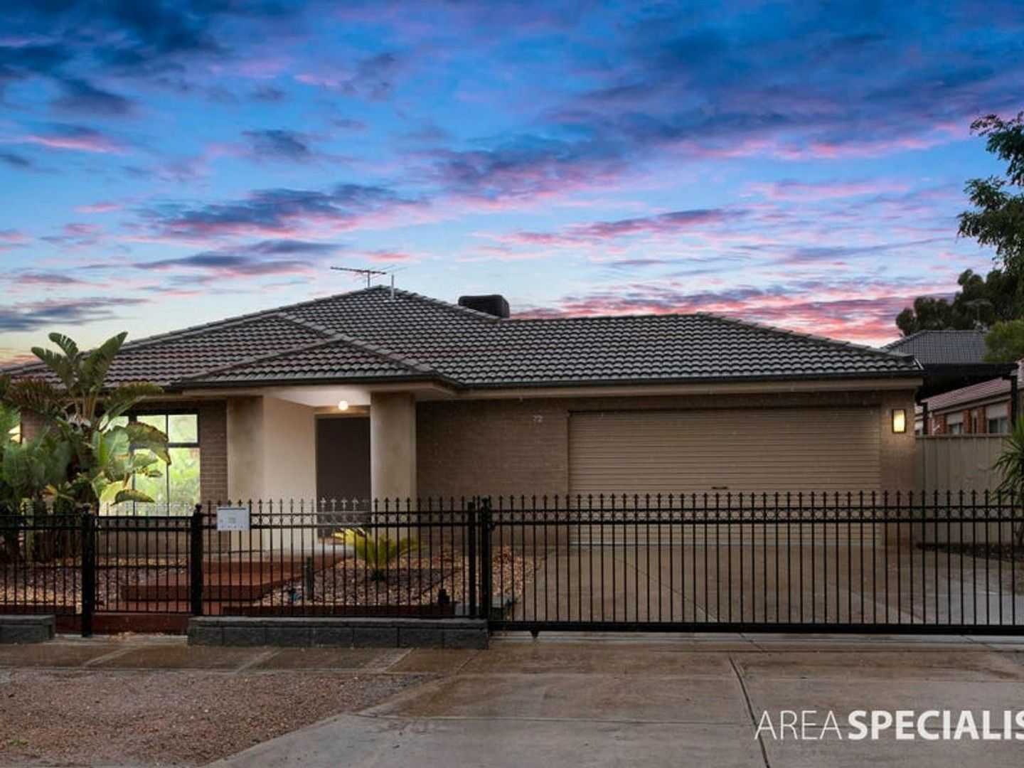 4 bedrooms House in 72 Ken Jordan Road CAIRNLEA VIC, 3023