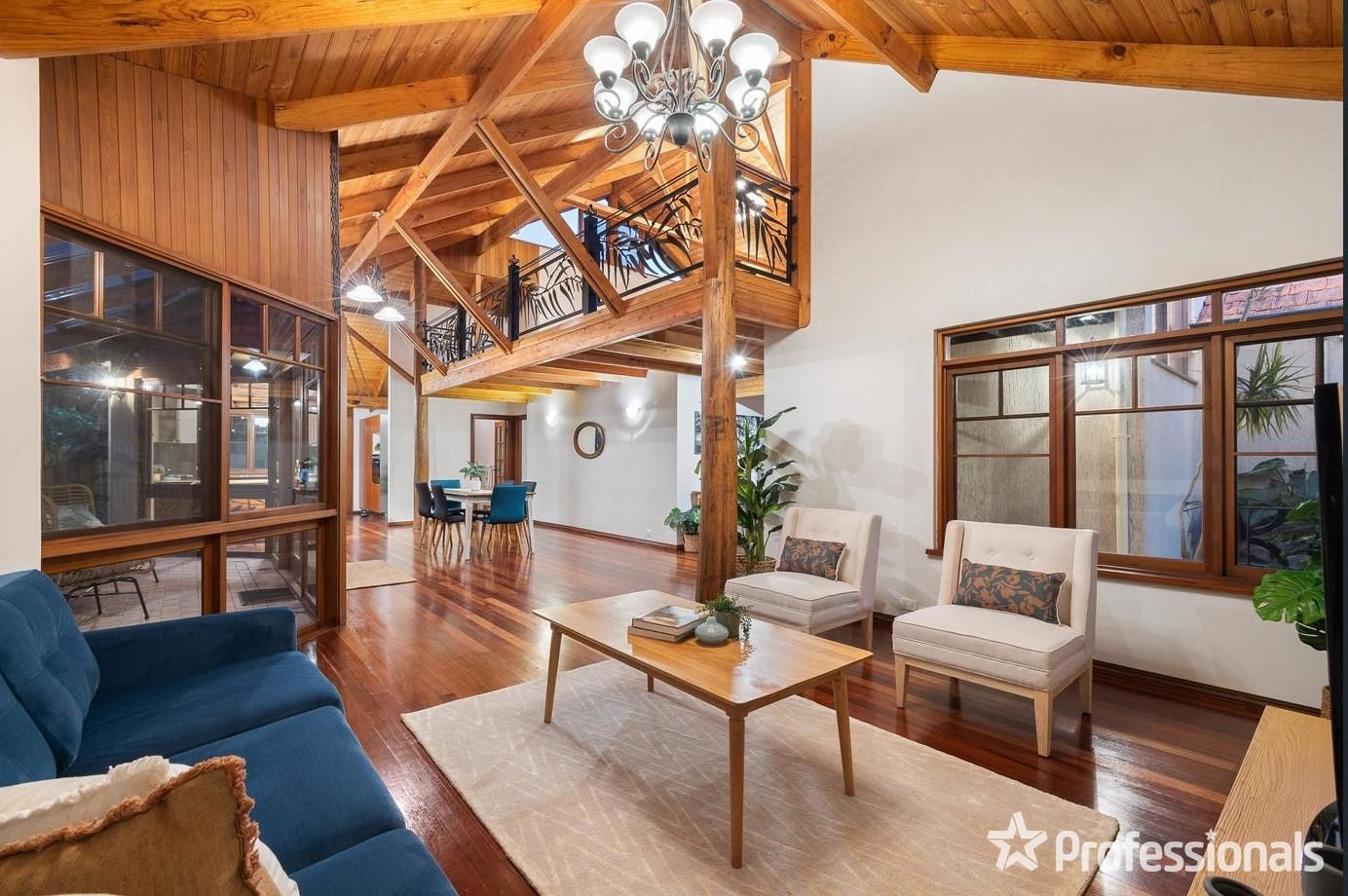 4 bedrooms House in 45 Gardon Rise GWELUP WA, 6018