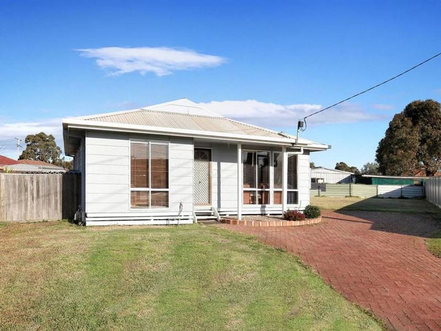 3 bedrooms House in 5 Molland Court CRAIGIEBURN VIC, 3064