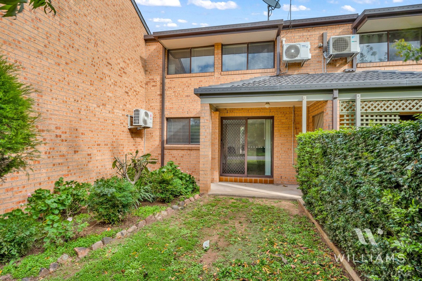 2 bedrooms Townhouse in 11/26 Willcox Avenue SINGLETON NSW, 2330