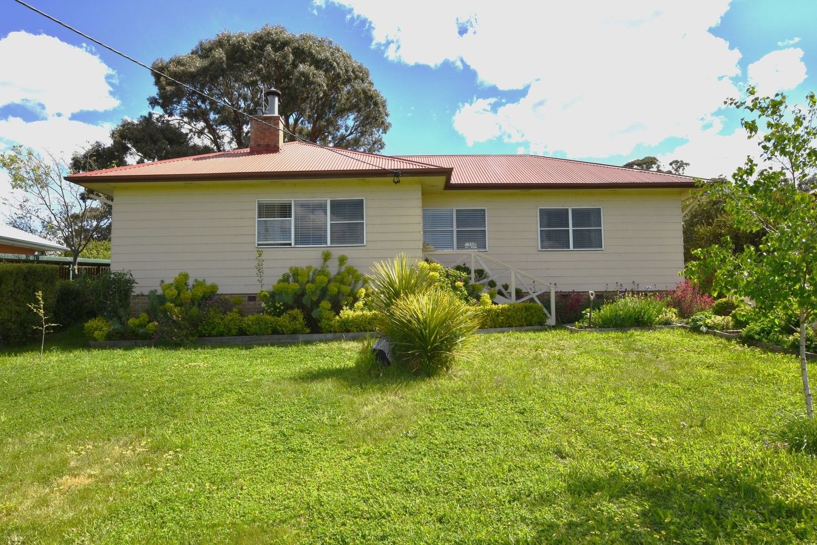 8 Nelanglo Street, Gunning NSW 2581 Domain