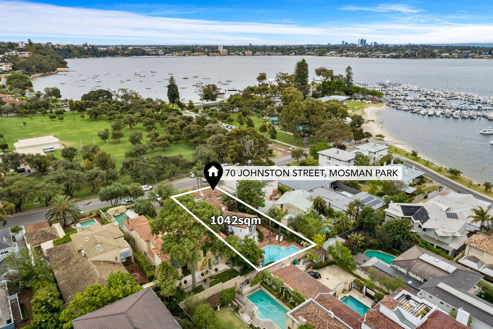 4 bedrooms House in 70 Johnston Street MOSMAN PARK WA, 6012