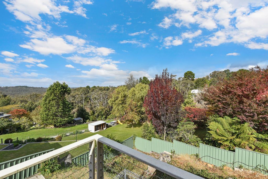 27 Kurrawang Street, Leura NSW 2780, Image 2