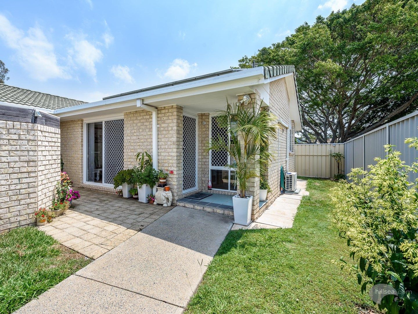 2/12 Jannie Court, Labrador QLD 4215, Image 0