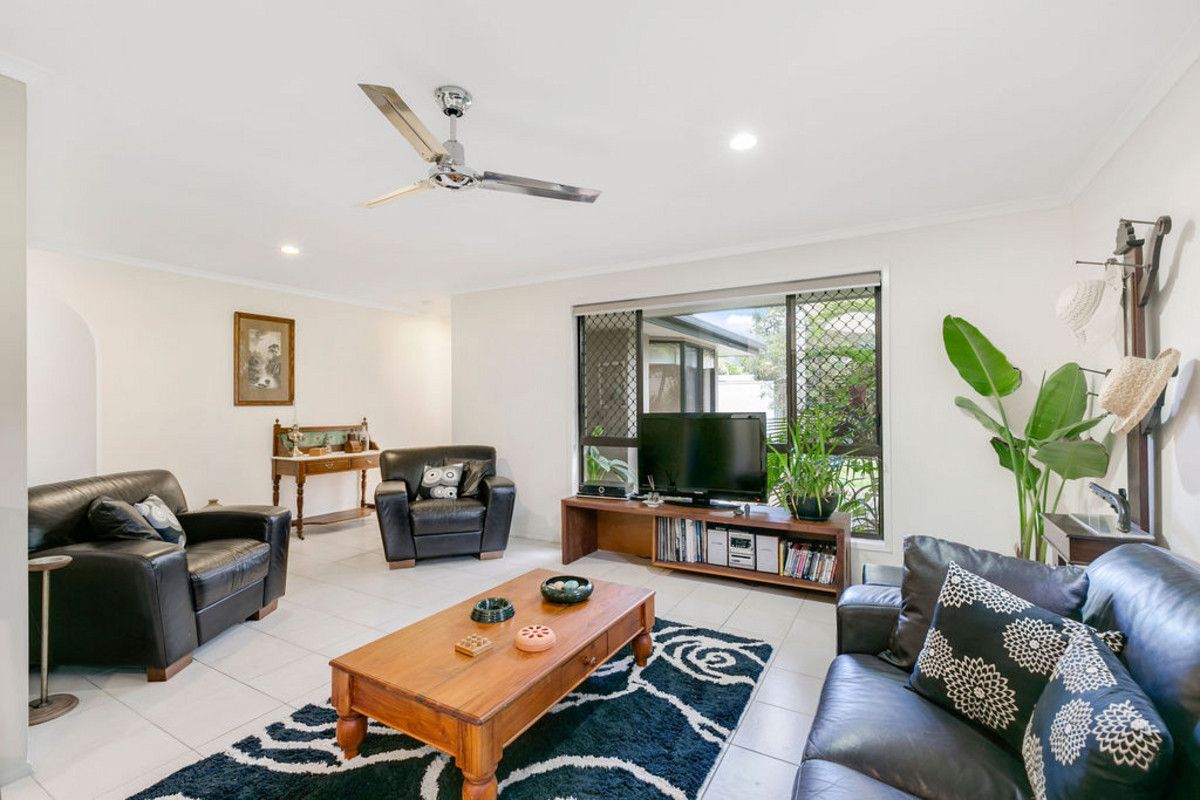 2 Richard Crescent, Highland Park QLD 4211, Image 1