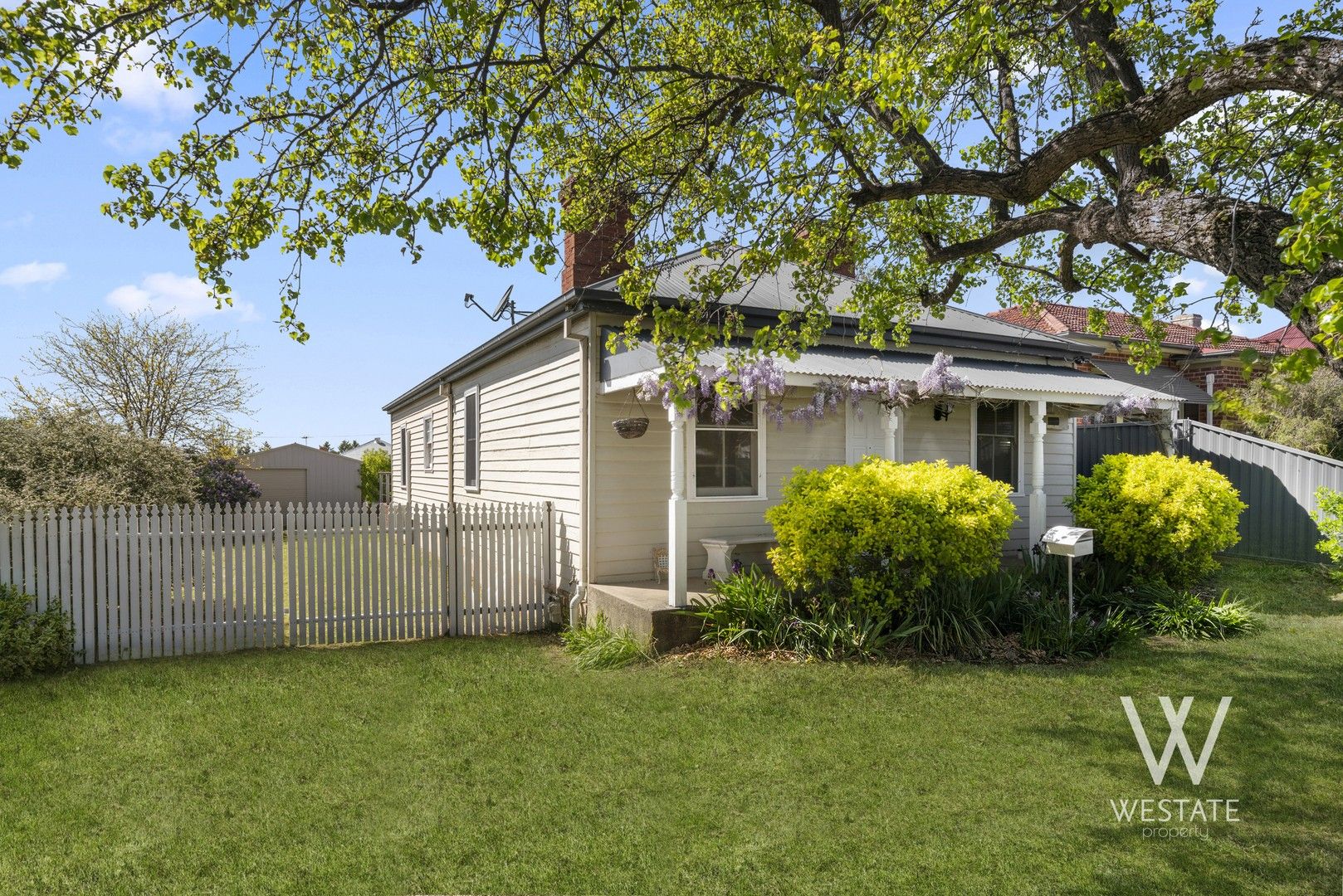 3 bedrooms House in 14 Pine Street SOUTH BATHURST NSW, 2795