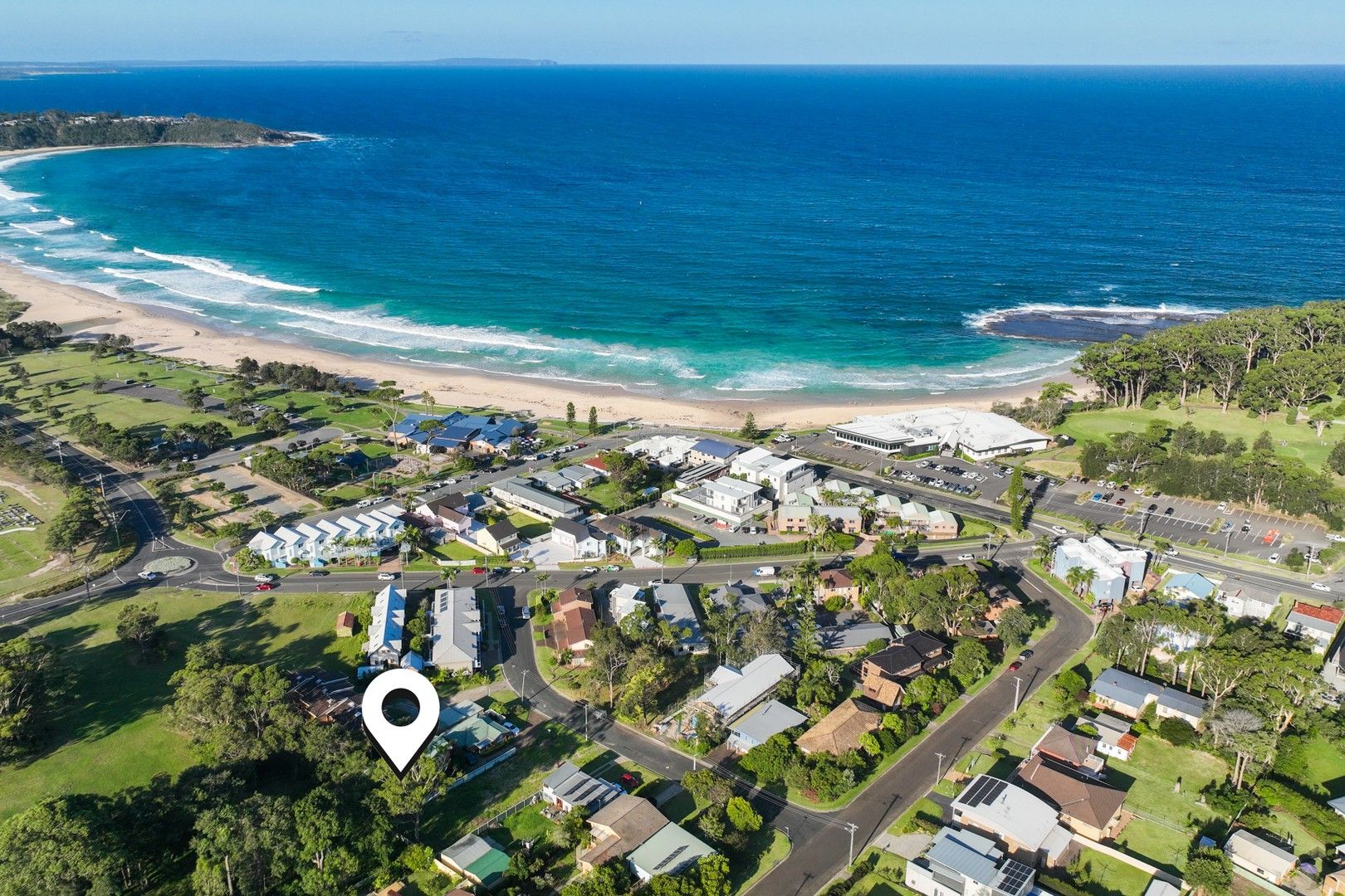 2 bedrooms Townhouse in 3/3 Ingold Avenue MOLLYMOOK BEACH NSW, 2539