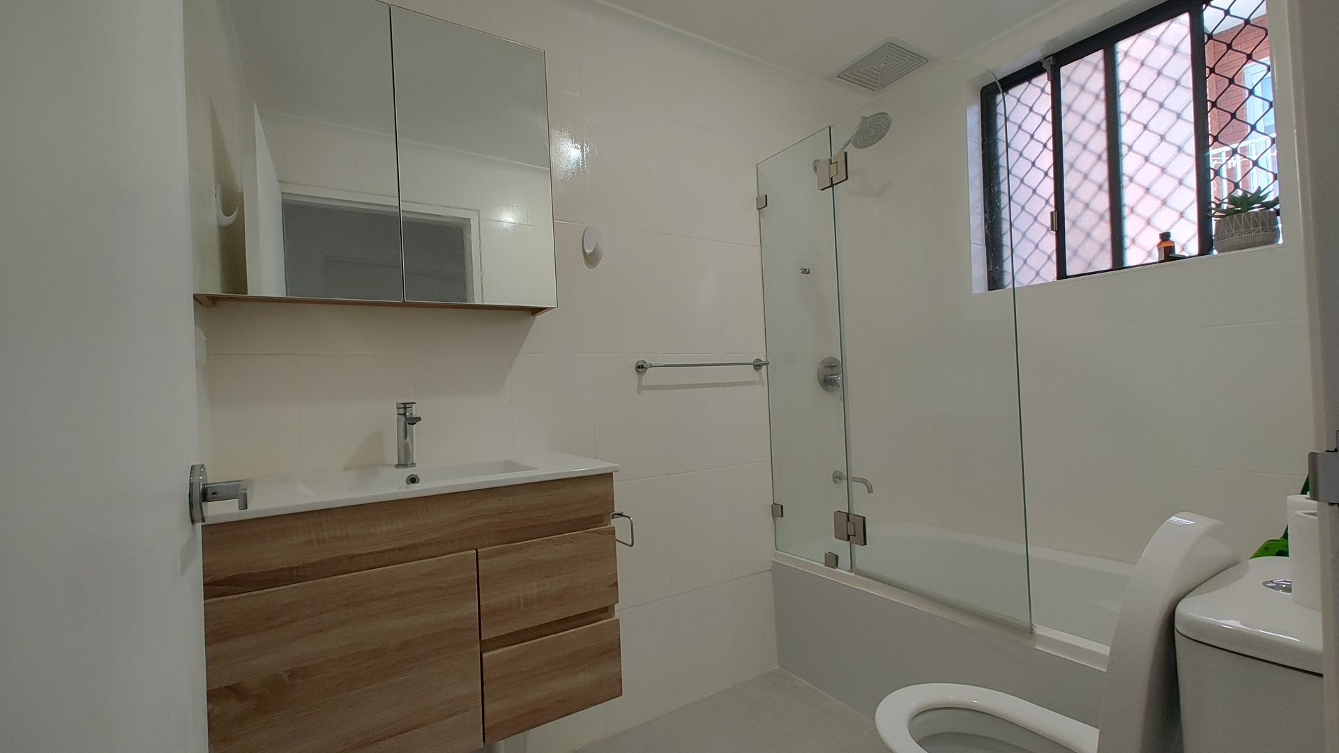 3 bedrooms Apartment / Unit / Flat in 4/71 Macquarie Rd AUBURN NSW, 2144