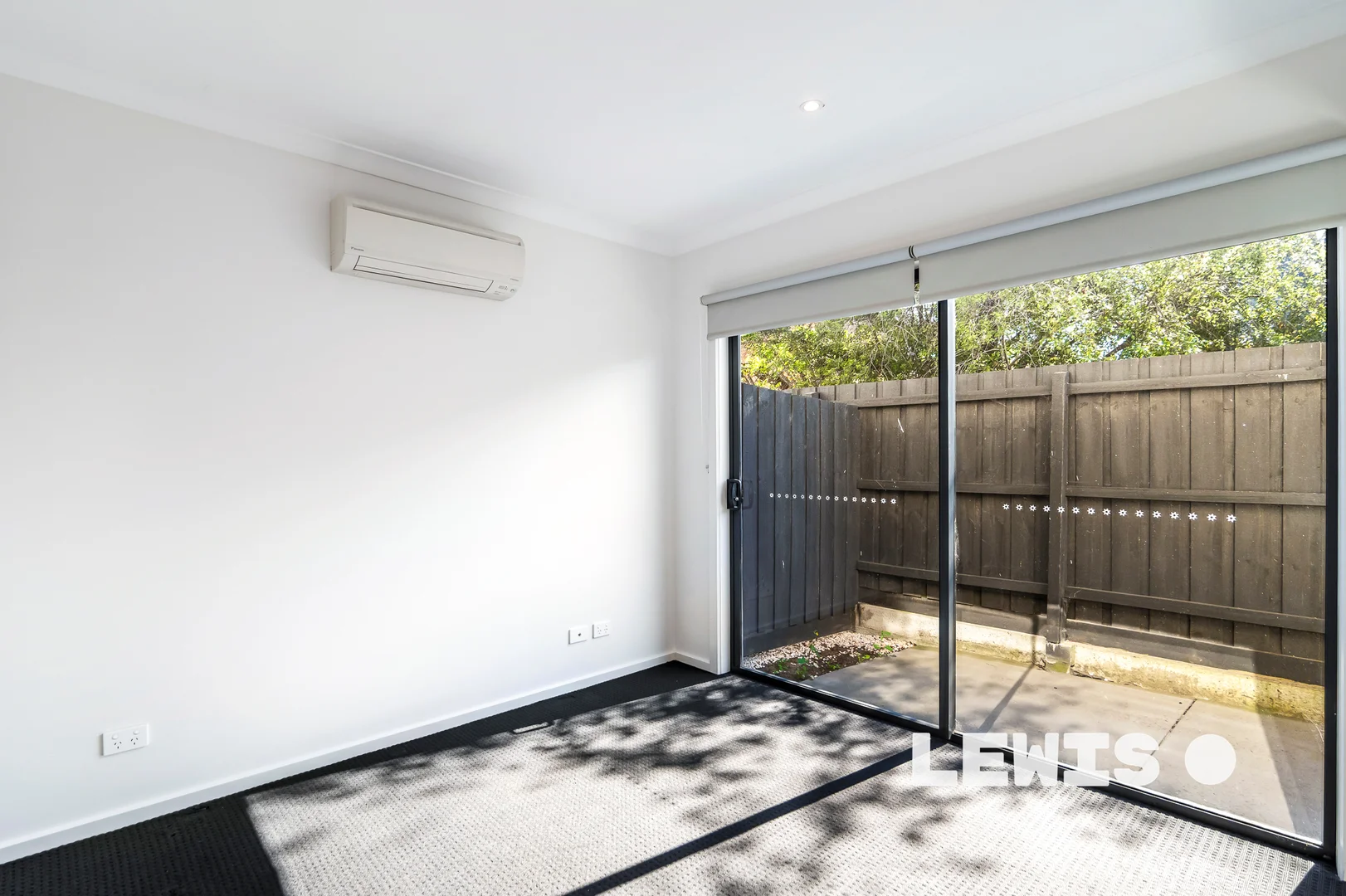 19 Bow St, Mornington VIC 3931 - Townhouse For Rent | Domain