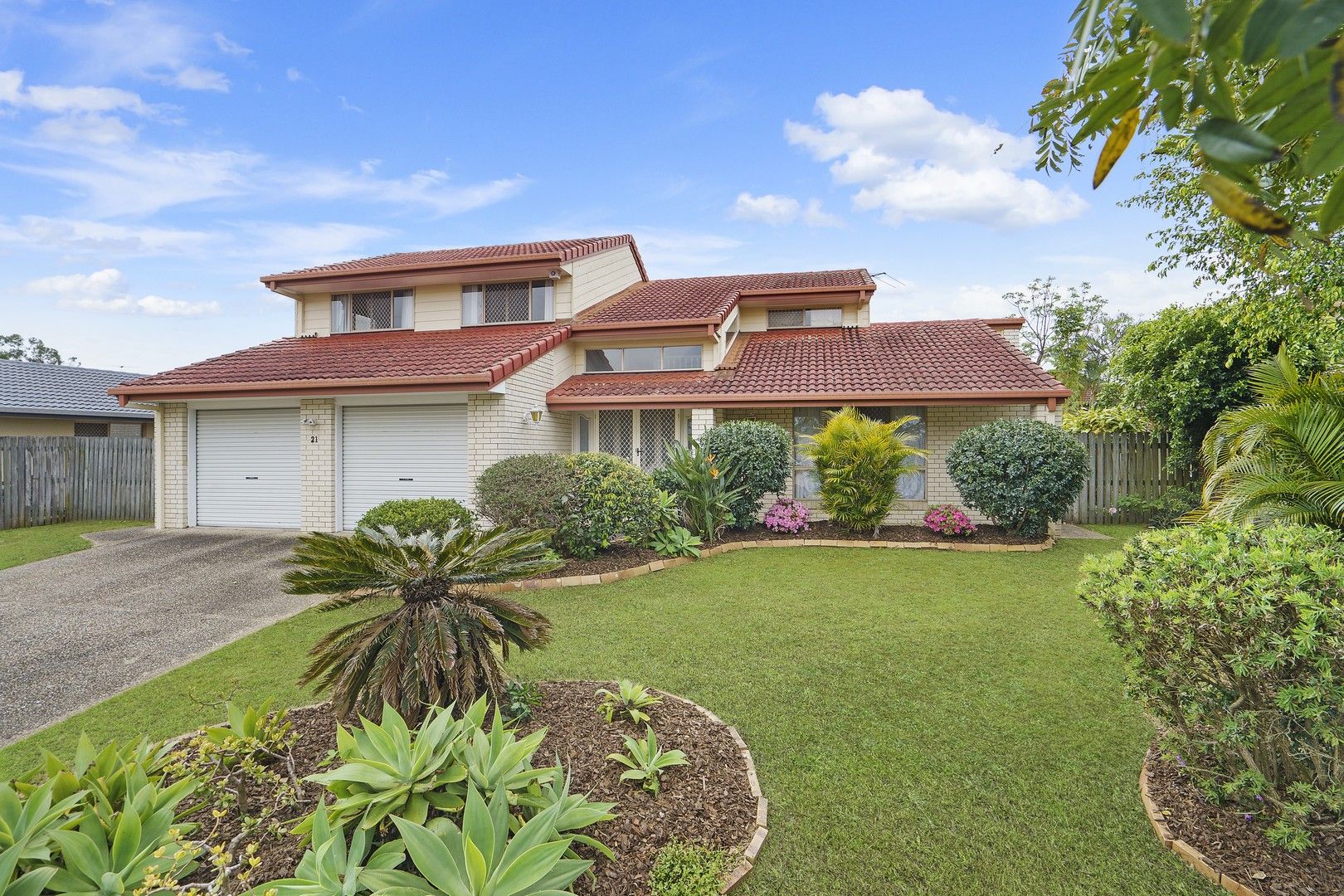 4 bedrooms House in 21 Maywood Crescent CALAMVALE QLD, 4116